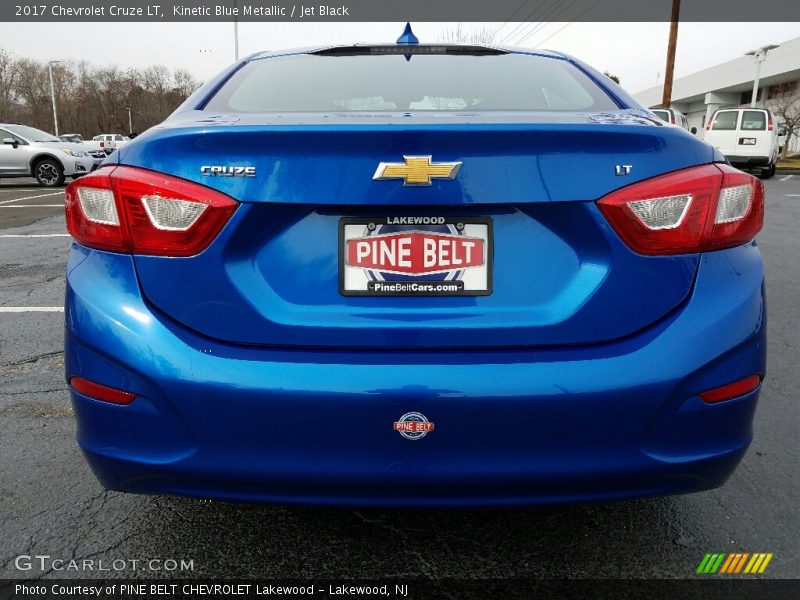 Kinetic Blue Metallic / Jet Black 2017 Chevrolet Cruze LT