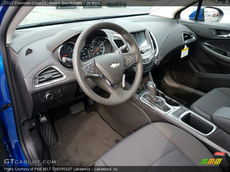 Kinetic Blue Metallic / Jet Black 2017 Chevrolet Cruze LT