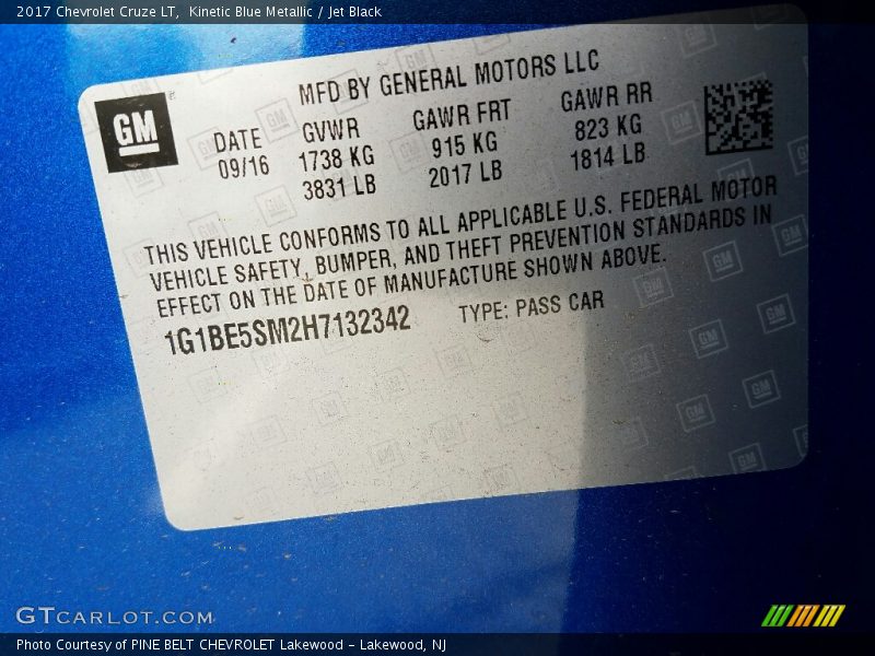 Kinetic Blue Metallic / Jet Black 2017 Chevrolet Cruze LT