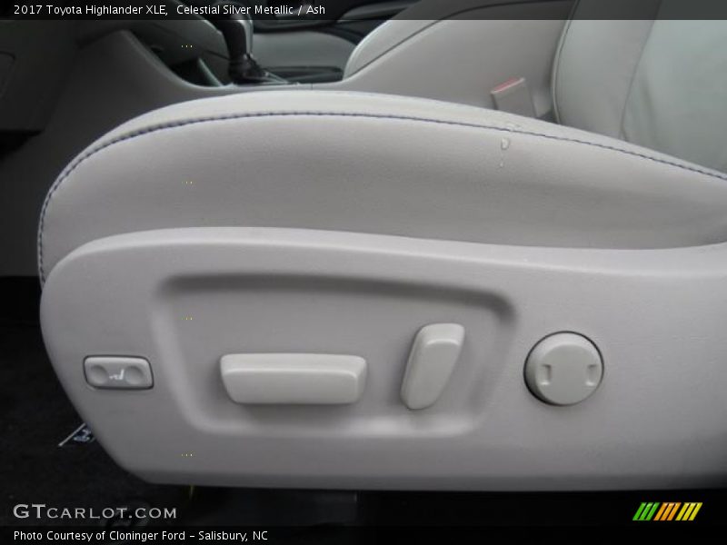 Front Seat of 2017 Highlander XLE