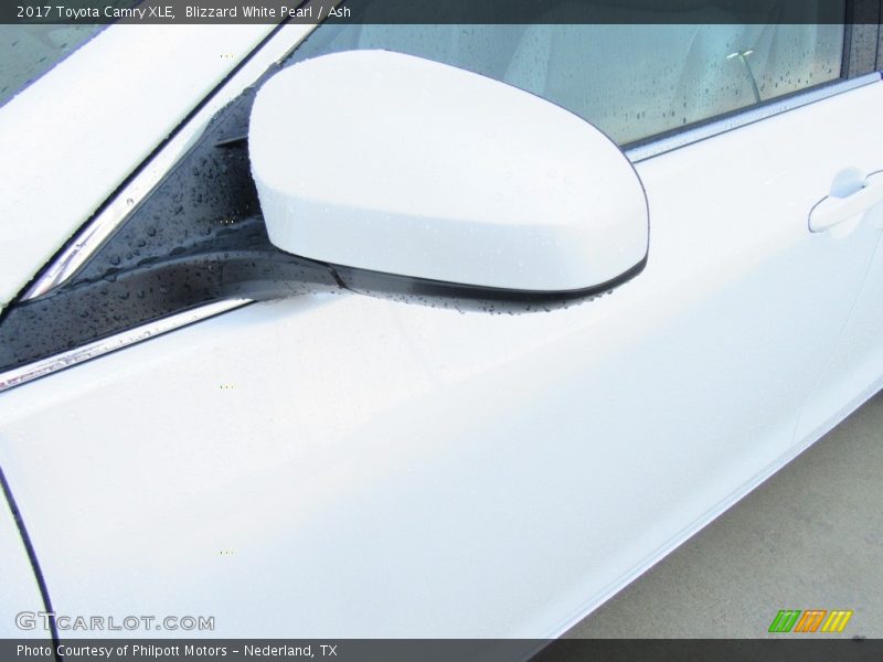 Blizzard White Pearl / Ash 2017 Toyota Camry XLE
