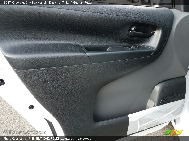 Designer White / Medium Pewter 2017 Chevrolet City Express LS