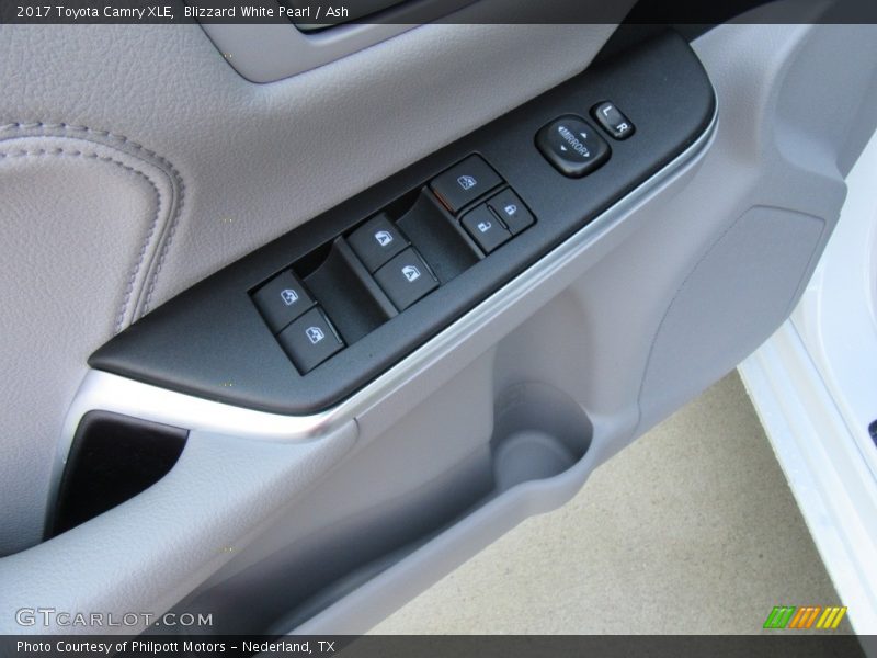 Blizzard White Pearl / Ash 2017 Toyota Camry XLE