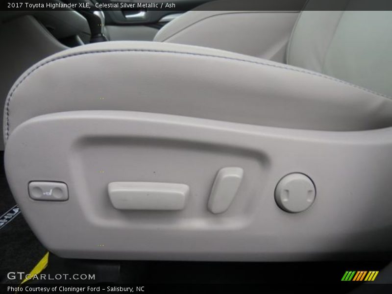 Celestial Silver Metallic / Ash 2017 Toyota Highlander XLE