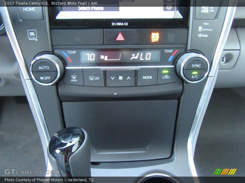 Blizzard White Pearl / Ash 2017 Toyota Camry XLE
