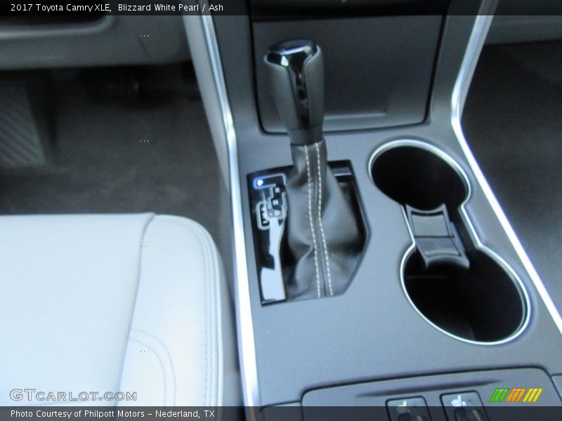 Blizzard White Pearl / Ash 2017 Toyota Camry XLE