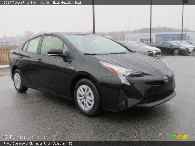 Front 3/4 View of 2017 Prius Two