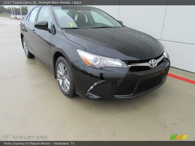 Midnight Black Metallic / Black 2017 Toyota Camry SE