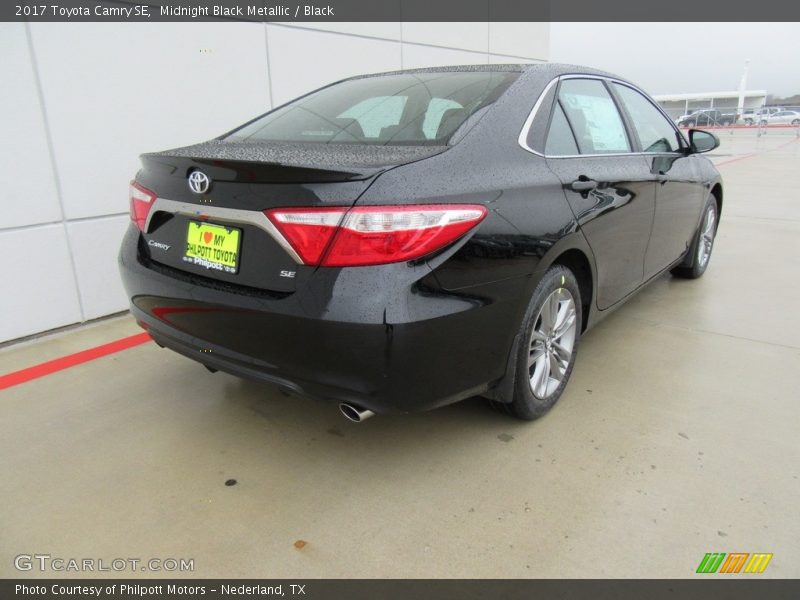Midnight Black Metallic / Black 2017 Toyota Camry SE