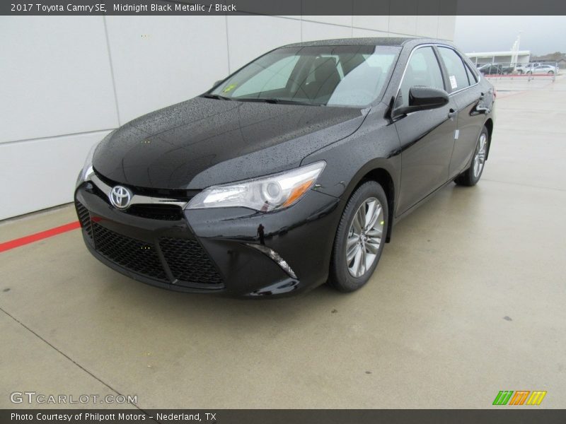 Midnight Black Metallic / Black 2017 Toyota Camry SE