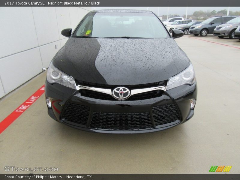Midnight Black Metallic / Black 2017 Toyota Camry SE