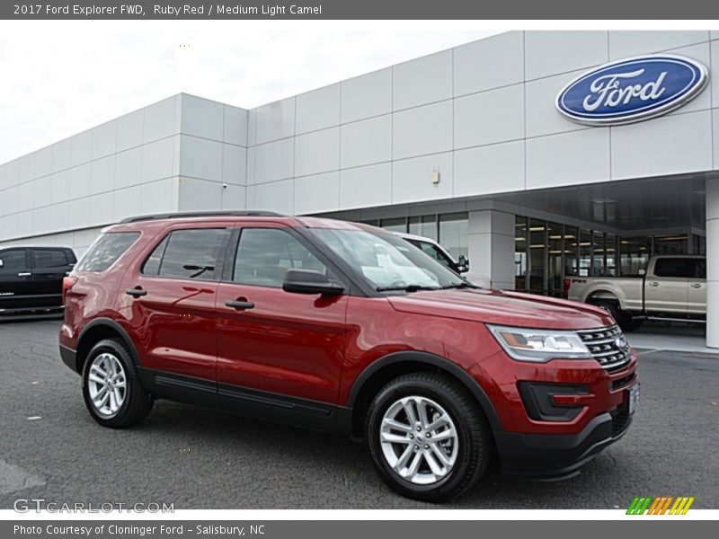 Front 3/4 View of 2017 Explorer FWD