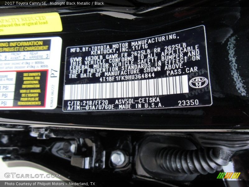 Midnight Black Metallic / Black 2017 Toyota Camry SE