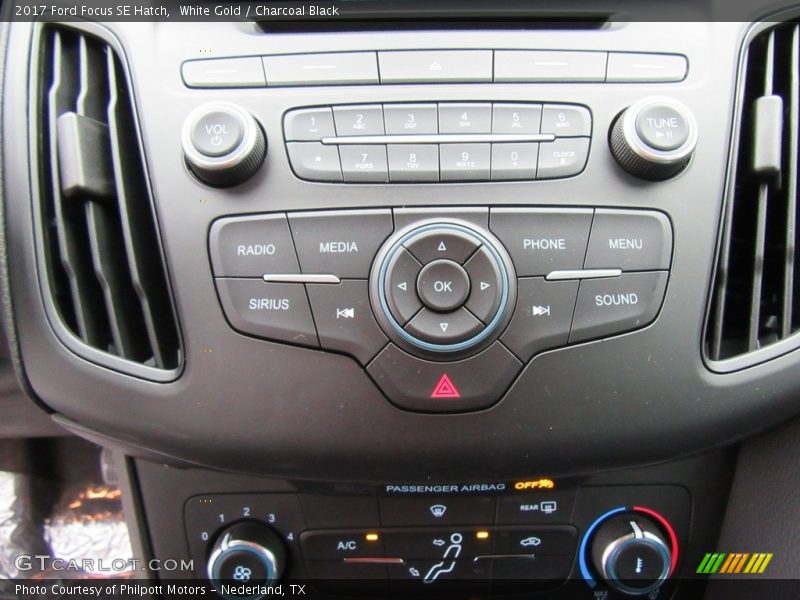 Controls of 2017 Focus SE Hatch