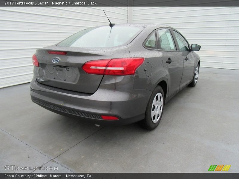 Magnetic / Charcoal Black 2017 Ford Focus S Sedan