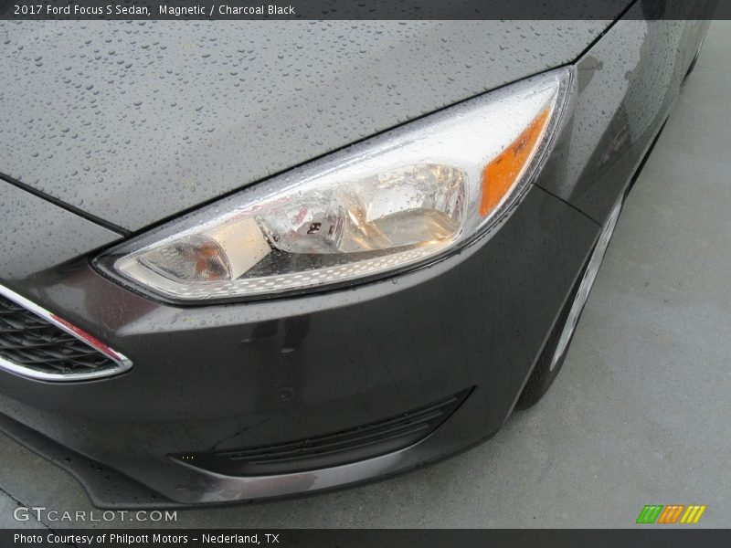 Magnetic / Charcoal Black 2017 Ford Focus S Sedan