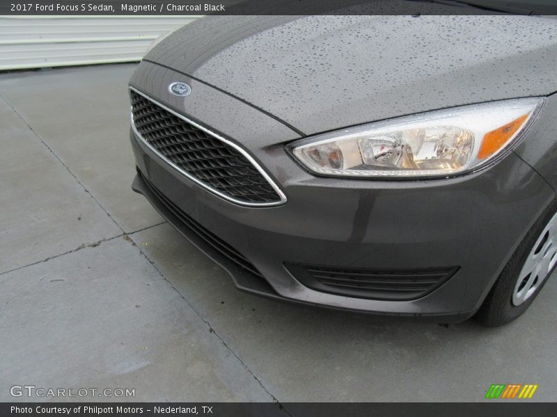 Magnetic / Charcoal Black 2017 Ford Focus S Sedan
