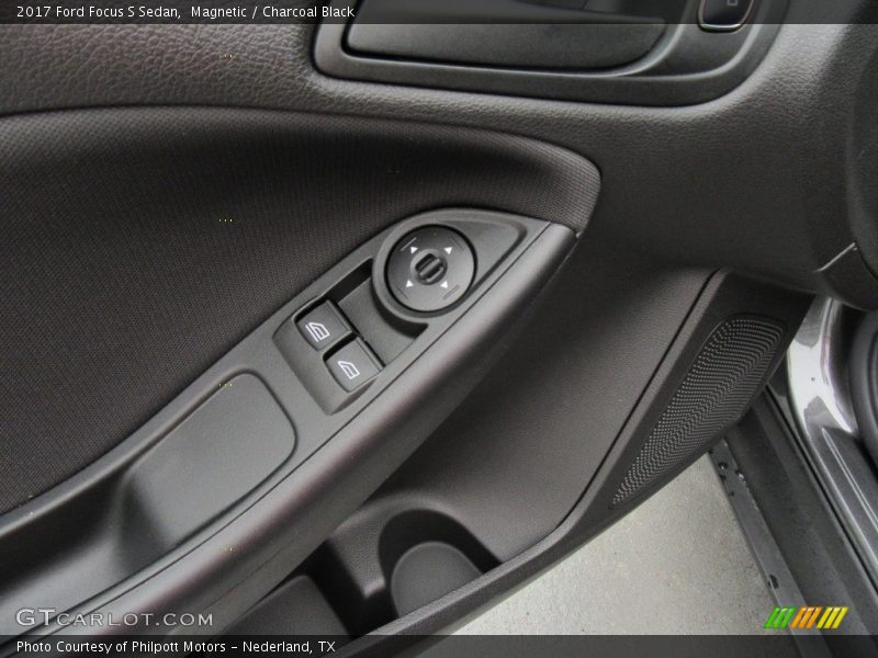 Magnetic / Charcoal Black 2017 Ford Focus S Sedan