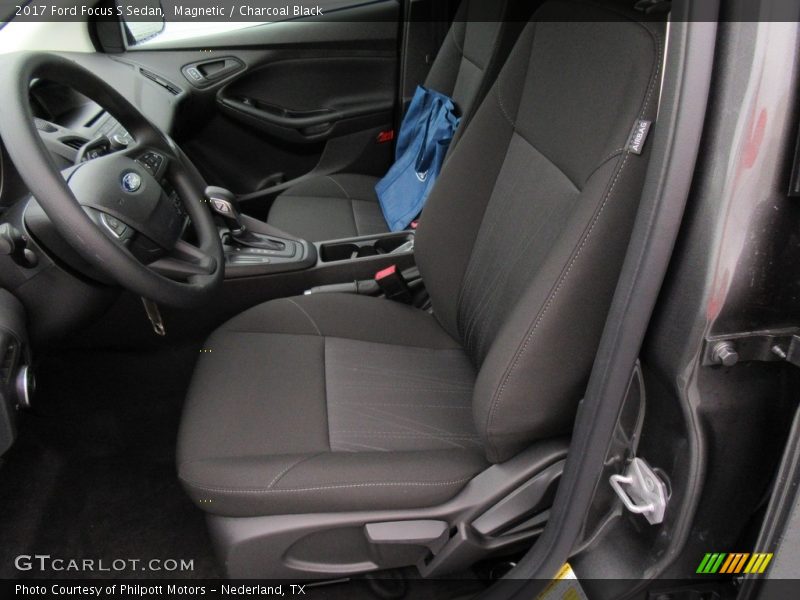 Magnetic / Charcoal Black 2017 Ford Focus S Sedan