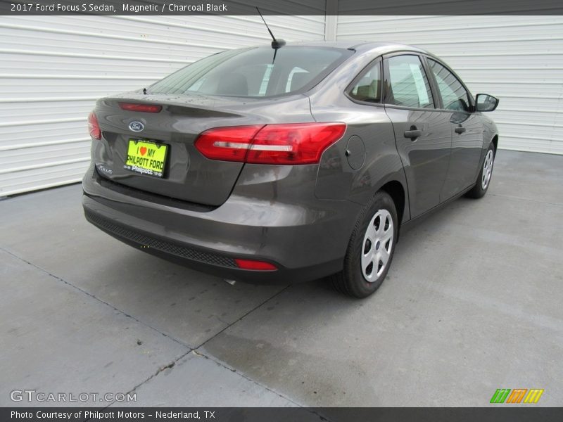 Magnetic / Charcoal Black 2017 Ford Focus S Sedan