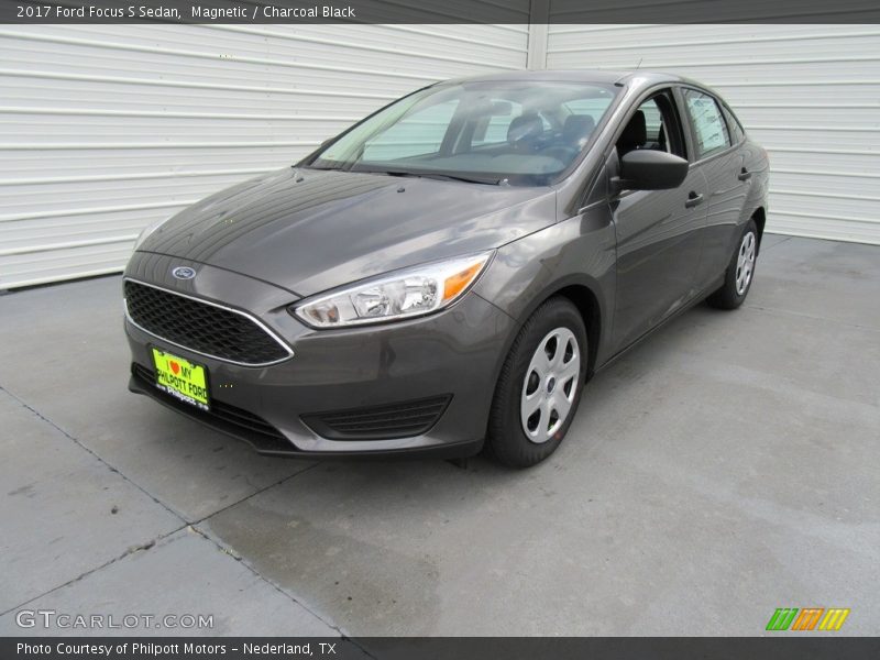 Magnetic / Charcoal Black 2017 Ford Focus S Sedan