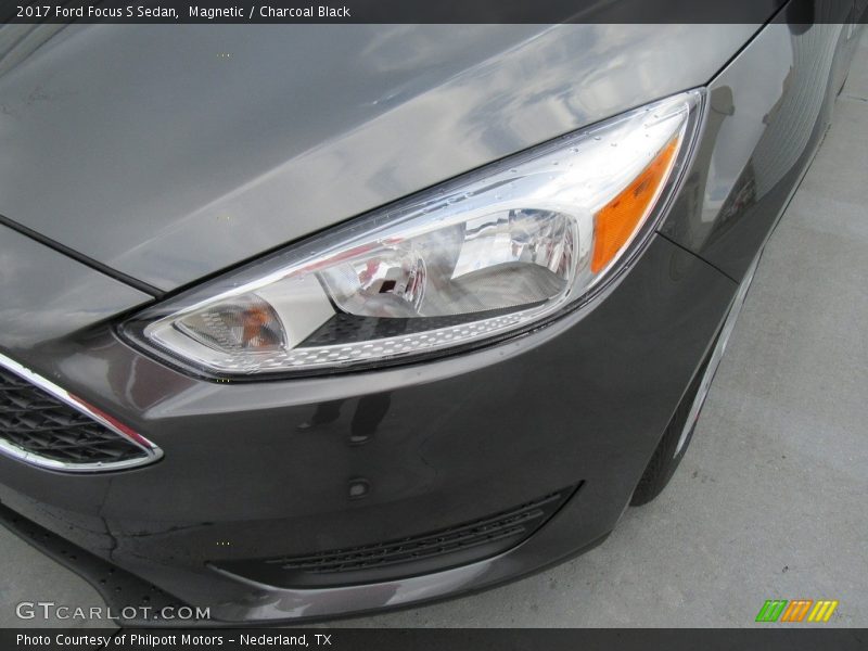 Magnetic / Charcoal Black 2017 Ford Focus S Sedan