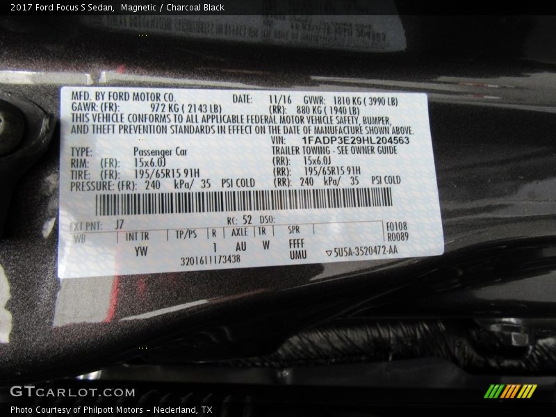 Magnetic / Charcoal Black 2017 Ford Focus S Sedan