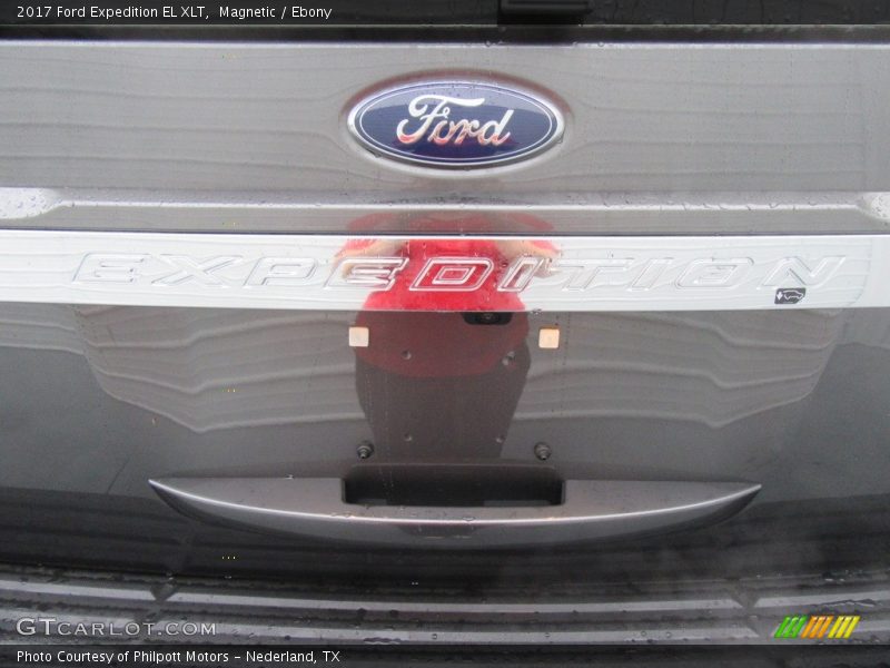 Magnetic / Ebony 2017 Ford Expedition EL XLT