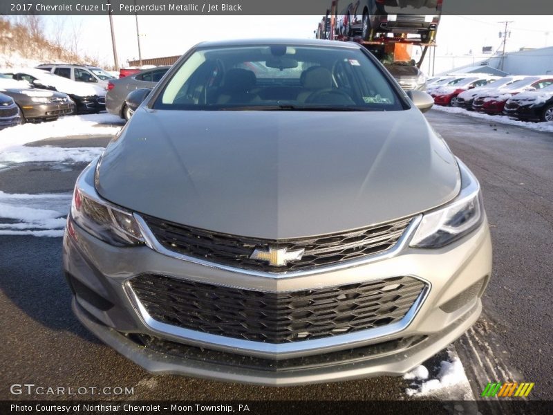 Pepperdust Metallic / Jet Black 2017 Chevrolet Cruze LT