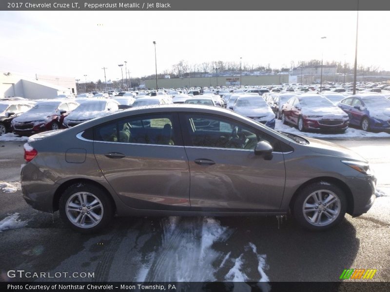 Pepperdust Metallic / Jet Black 2017 Chevrolet Cruze LT