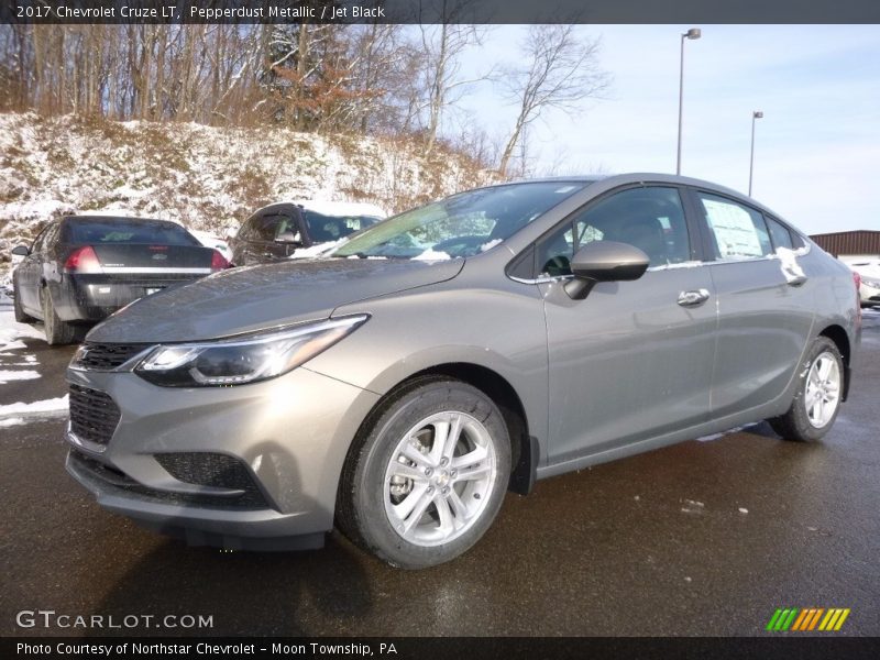Pepperdust Metallic / Jet Black 2017 Chevrolet Cruze LT