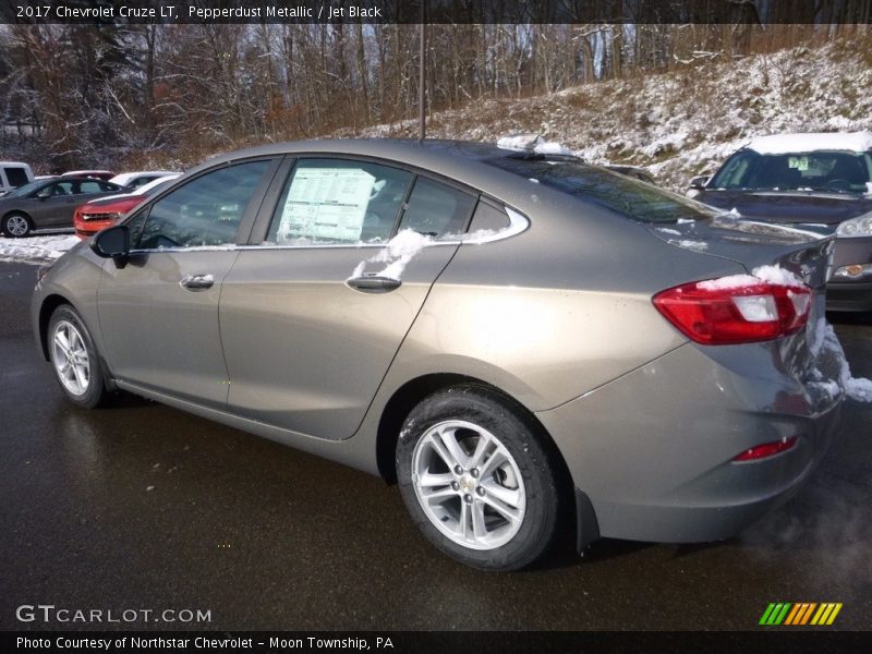 Pepperdust Metallic / Jet Black 2017 Chevrolet Cruze LT