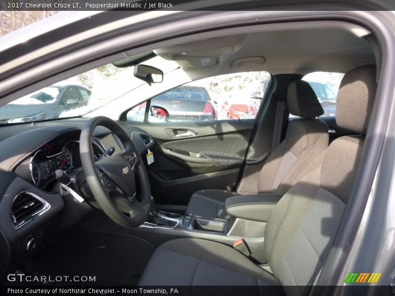 Pepperdust Metallic / Jet Black 2017 Chevrolet Cruze LT