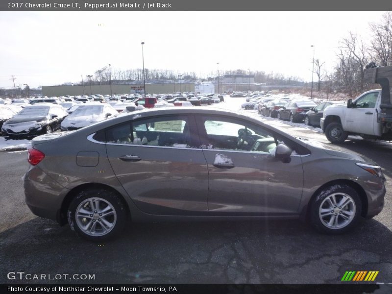 Pepperdust Metallic / Jet Black 2017 Chevrolet Cruze LT