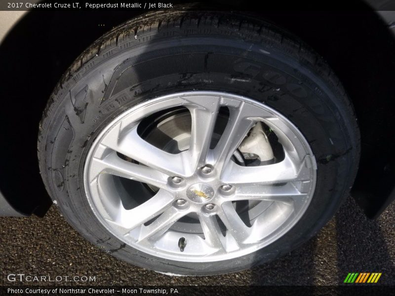 Pepperdust Metallic / Jet Black 2017 Chevrolet Cruze LT