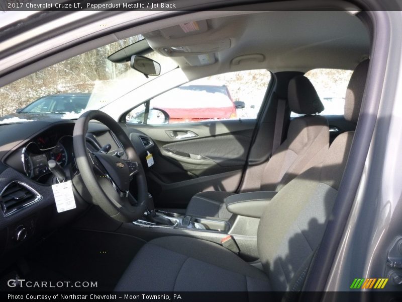 Pepperdust Metallic / Jet Black 2017 Chevrolet Cruze LT