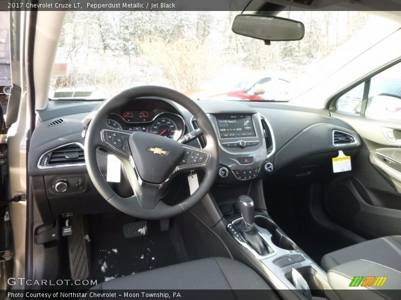 Pepperdust Metallic / Jet Black 2017 Chevrolet Cruze LT