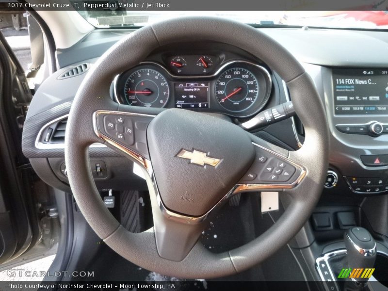 Pepperdust Metallic / Jet Black 2017 Chevrolet Cruze LT