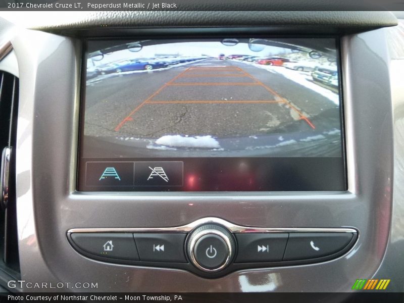 Pepperdust Metallic / Jet Black 2017 Chevrolet Cruze LT