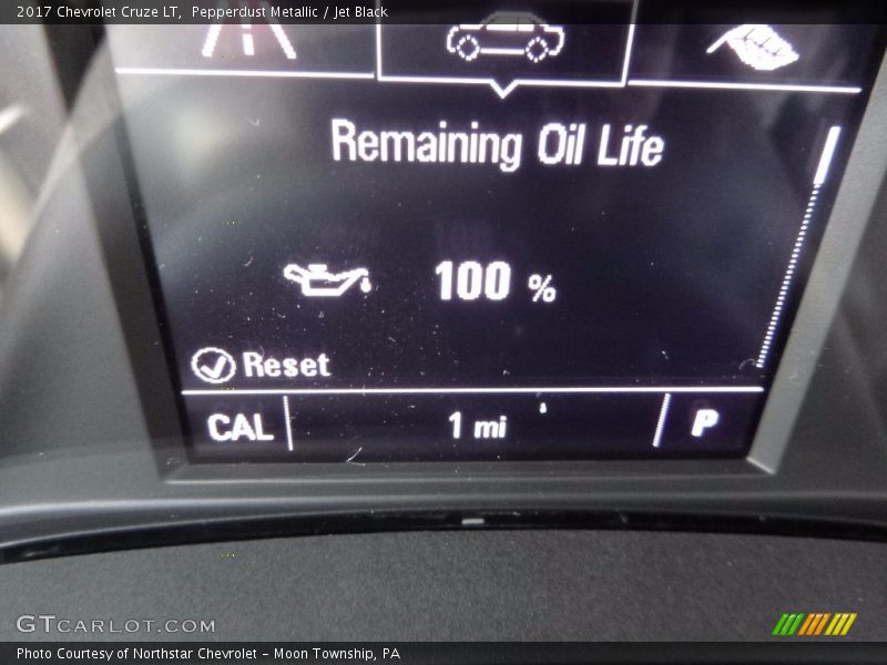 Pepperdust Metallic / Jet Black 2017 Chevrolet Cruze LT