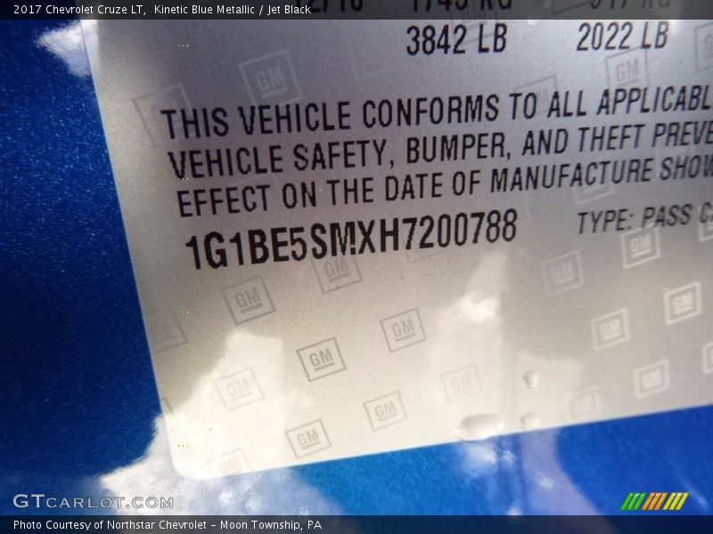 Kinetic Blue Metallic / Jet Black 2017 Chevrolet Cruze LT