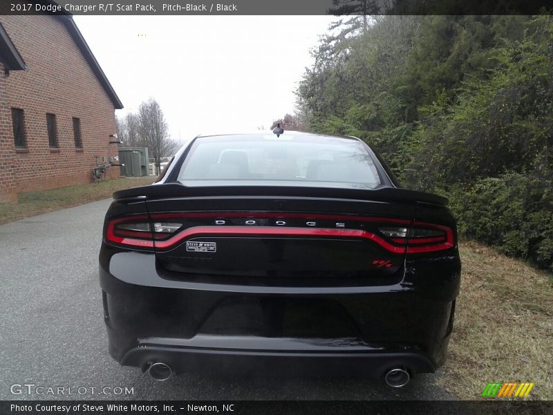 Pitch-Black / Black 2017 Dodge Charger R/T Scat Pack