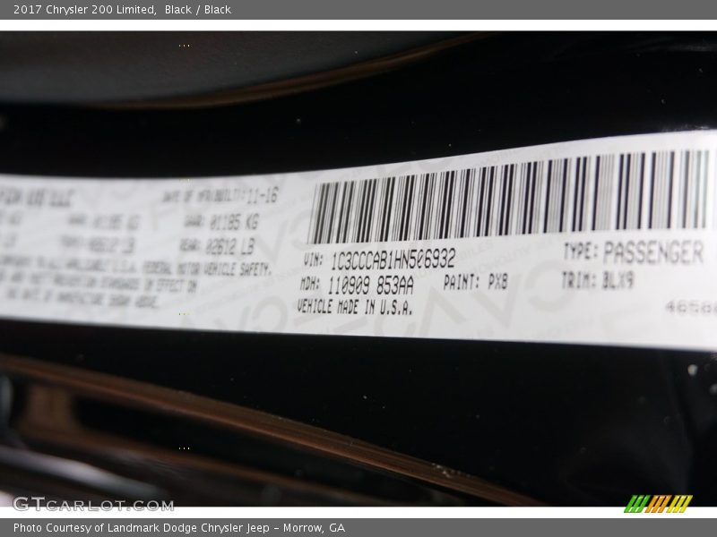 Black / Black 2017 Chrysler 200 Limited