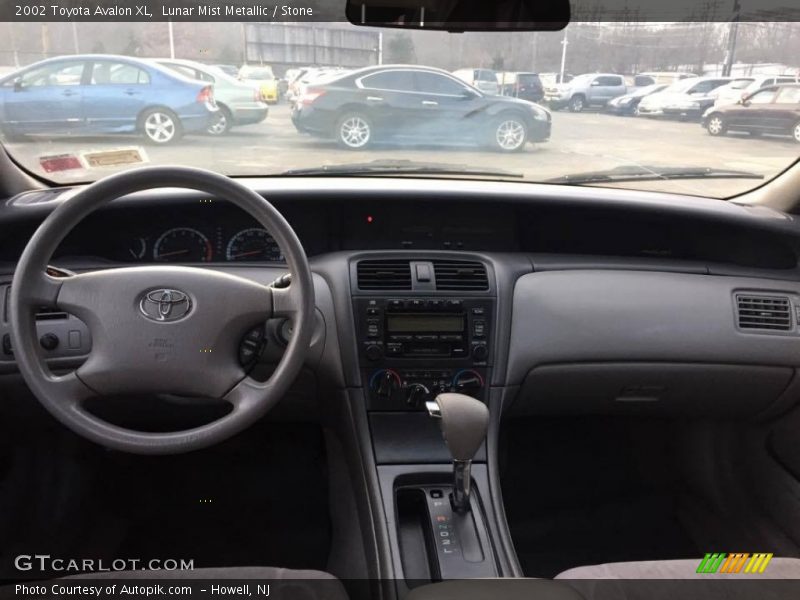 Lunar Mist Metallic / Stone 2002 Toyota Avalon XL