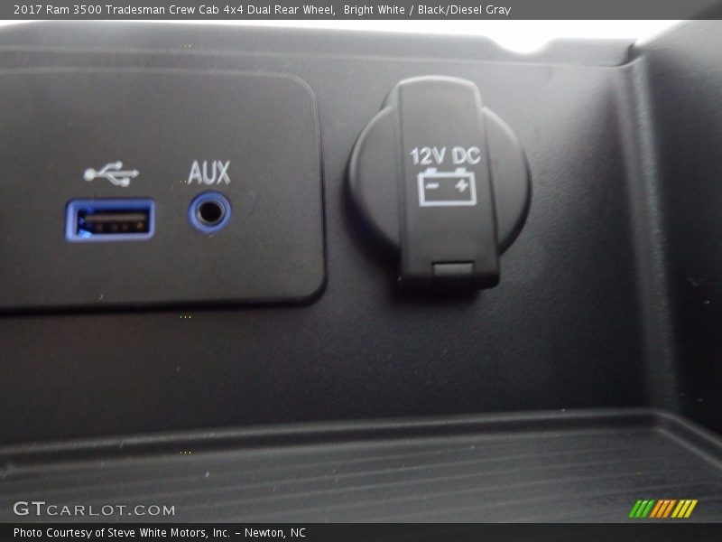 Bright White / Black/Diesel Gray 2017 Ram 3500 Tradesman Crew Cab 4x4 Dual Rear Wheel