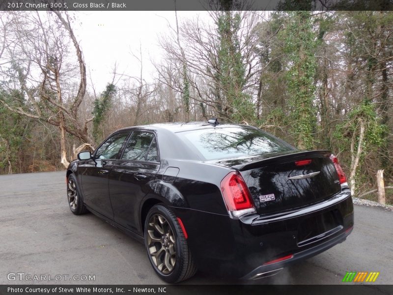 Gloss Black / Black 2017 Chrysler 300 S