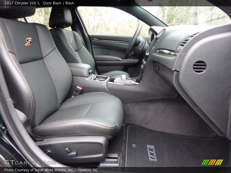 Front Seat of 2017 300 S