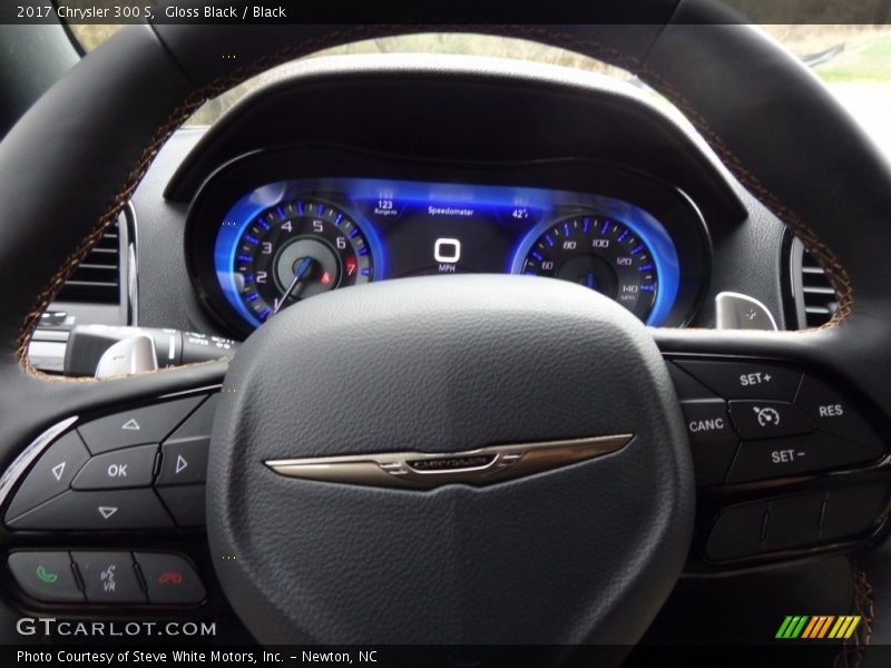 Gloss Black / Black 2017 Chrysler 300 S