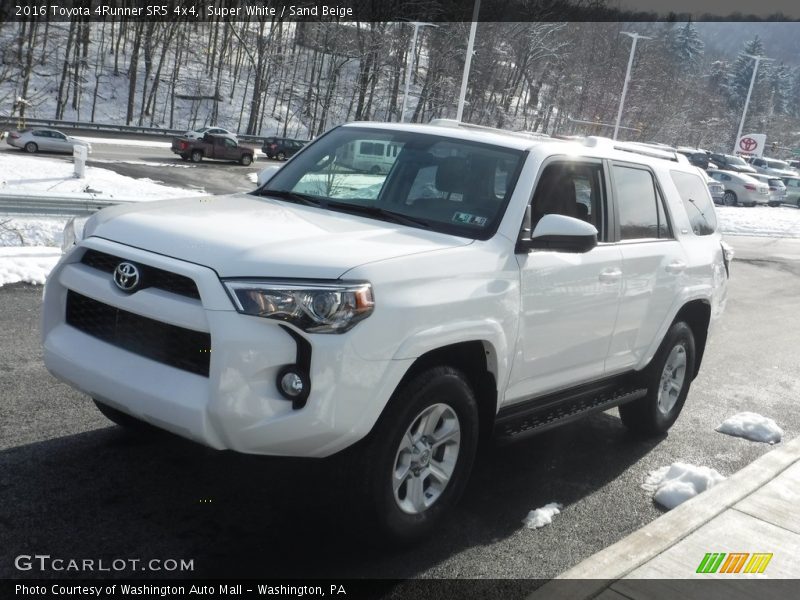 Super White / Sand Beige 2016 Toyota 4Runner SR5 4x4