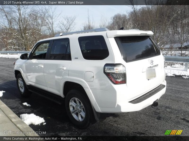 Super White / Sand Beige 2016 Toyota 4Runner SR5 4x4